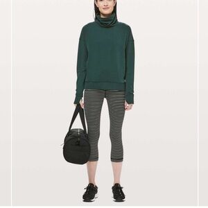 Lululemon Wunder Under Crop (High-Rise)  *21" size 2